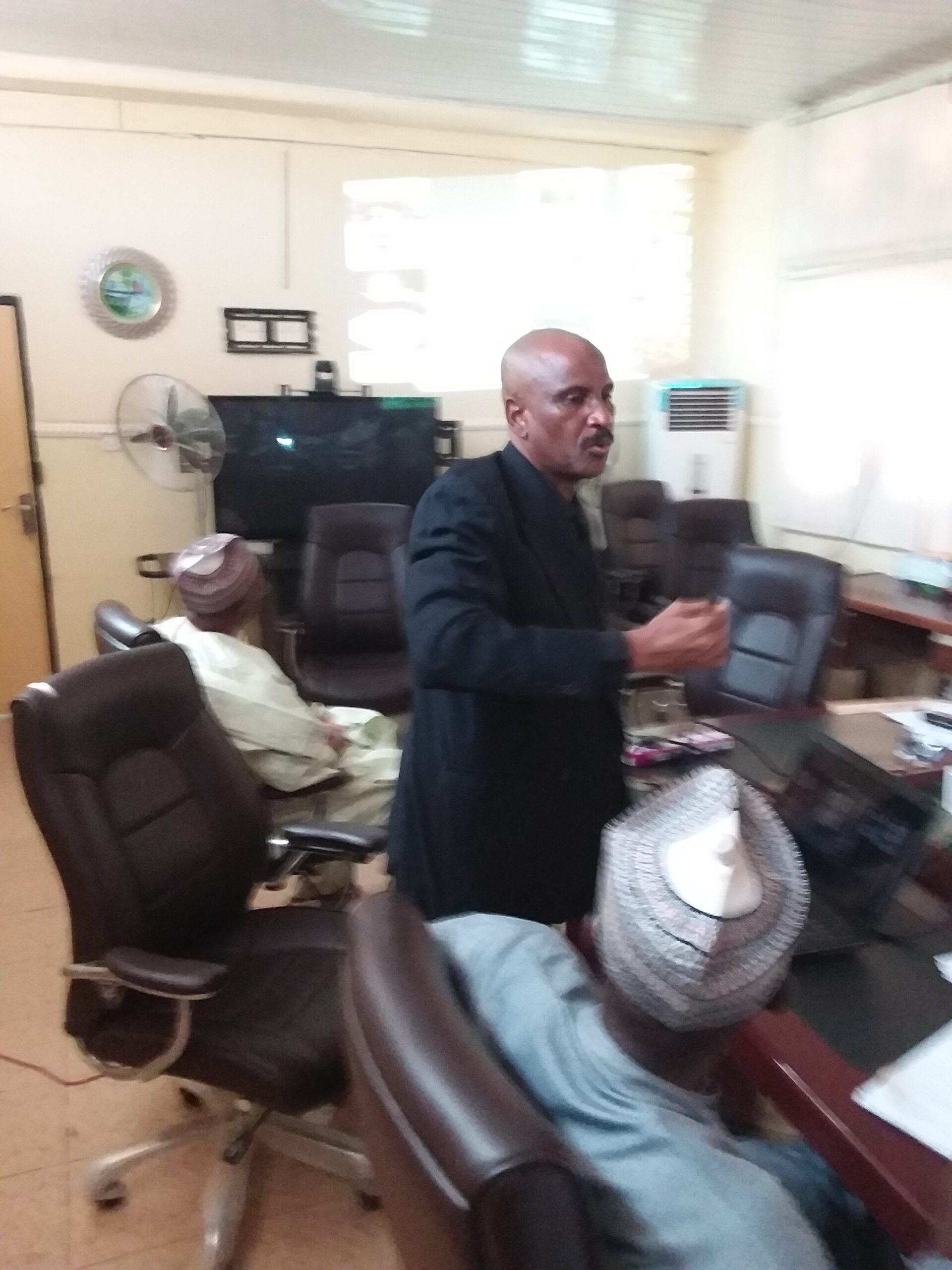 Professor Kabir presenting Agribusiness to UDUS Management